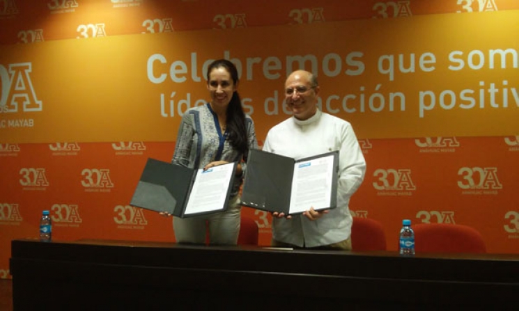 Firman convenio de colaboración CONTPAQi y la Universidad Anahuac Mayab